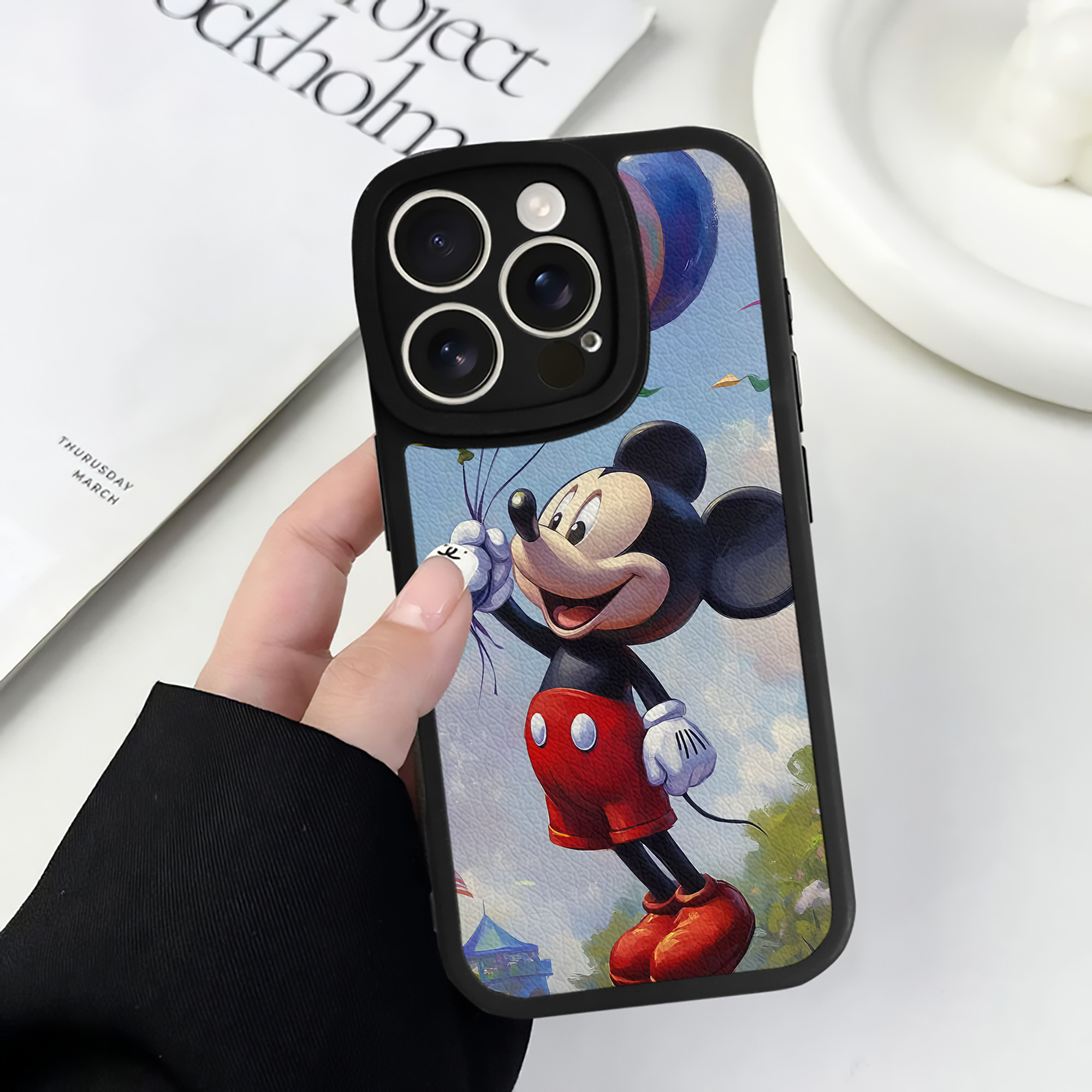 （画像用） ミッキーマウス Mickey Mouse 【iPhone 16シリーズ対応】シリコンスマホケース（レザー調） 材質：シリコン